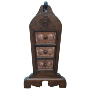 Saddle stand chaparral
