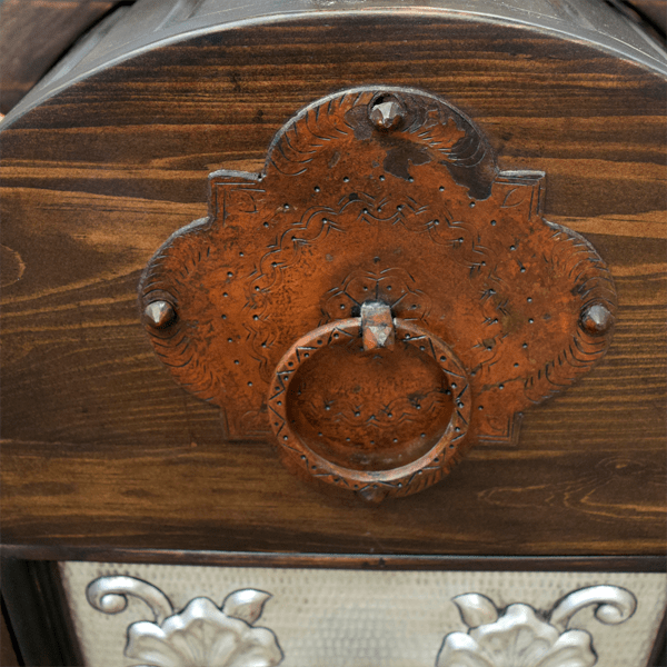 Saddle stand chaparral