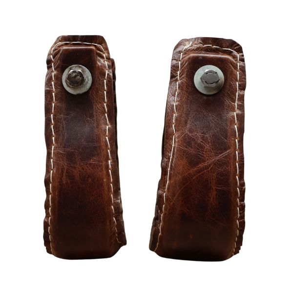 Rustic cowboy stirrups with authentic western style - Image 2